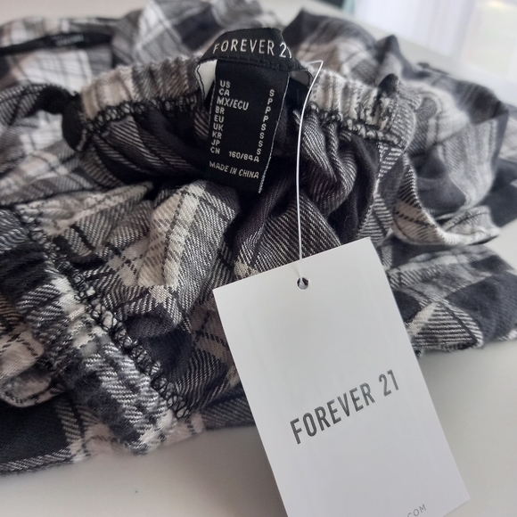 FOREVER 21 jumpsuit, NWT - Picture 7 of 7